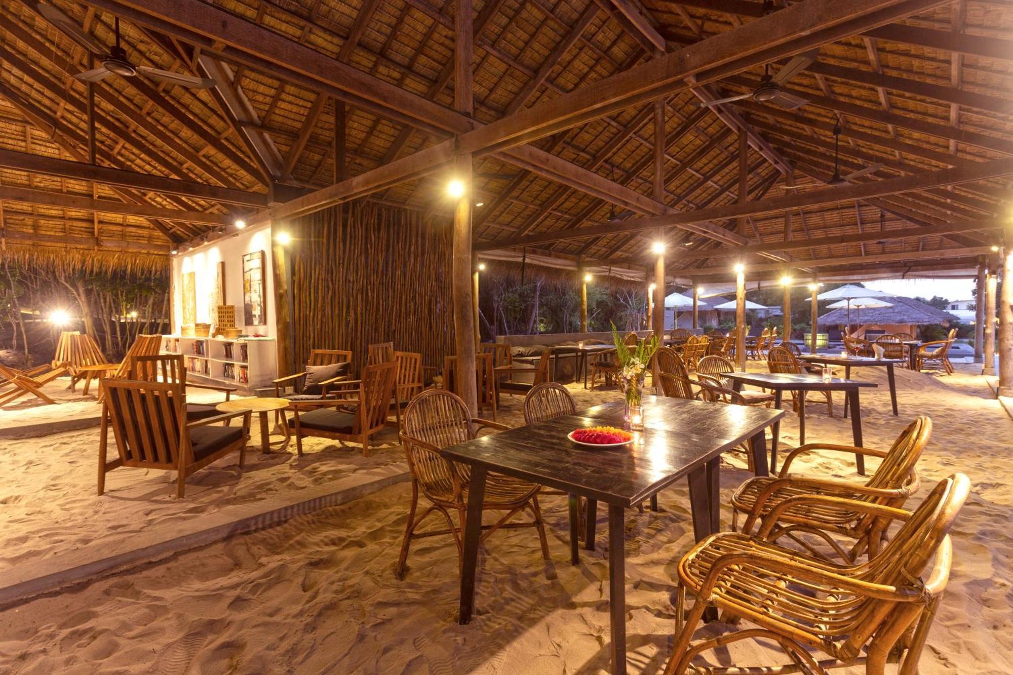 Tamu Koh Rong Hotel Pagoda Beach Екстериор снимка