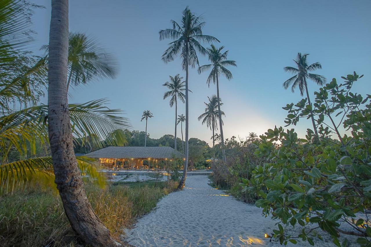 Tamu Koh Rong Hotel Pagoda Beach Екстериор снимка